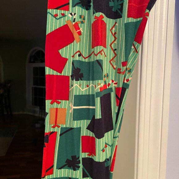 LuLaRoe Pants & Jumpsuits Lularoe Christmas Leggings Ladies Poshmark